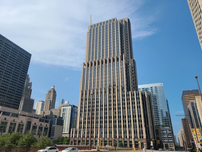 Chicago: 45-Minute Family-Friendly Architecture River Cruise - Cash Bar vs. Bring-Your-Own: Food and Drinks Without the Stress