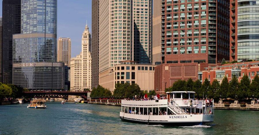 Chicago: 45-Minute Family-Friendly Architecture River Cruise - Getting On Board: Where to Meet and What to Expect at the Dock