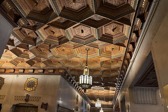 Chicago Architecture and True Crime Tour - Down Through the Loop: More Buildings, More Story Thread