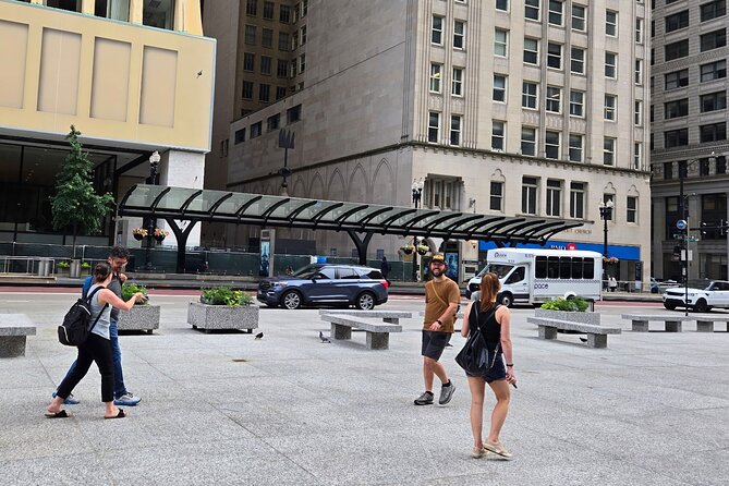 Chicago Architecture and True Crime Tour - Time on Your Feet: What 1 Hour 30 Minutes to 1 Hour 45 Minutes Really Means
