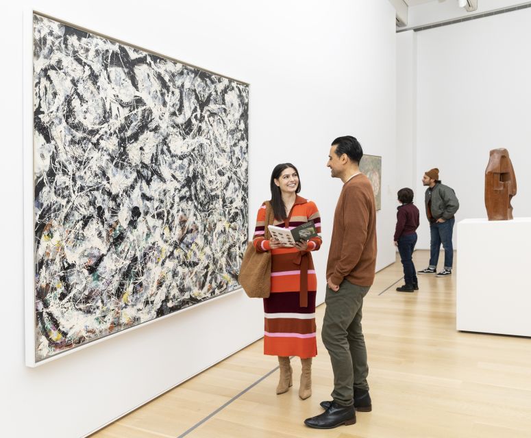 Chicago: Art Institute of Chicago Fast-Pass Ticket - Apps, Audio Tours, and Free Daily Tours That Keep You Oriented