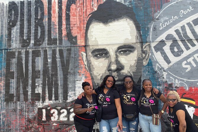 Chicago Crime and Mob Bus Tour - Inside Harry Caray’s: Nitti’s vault, mini mob museum, and tunnels
