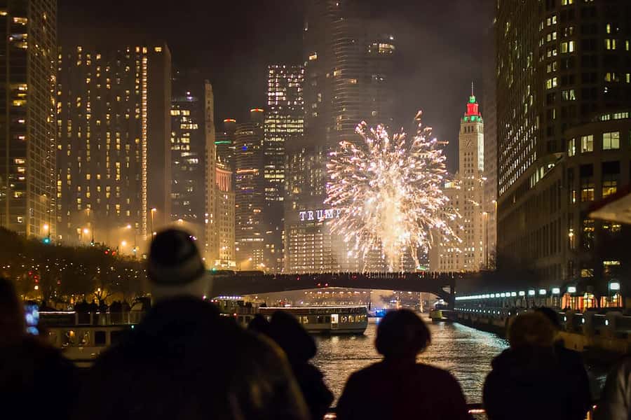 Chicago: Fireworks Cruise with Lake or River Viewing Options - Key Things That Make This Cruise Worth Your Time