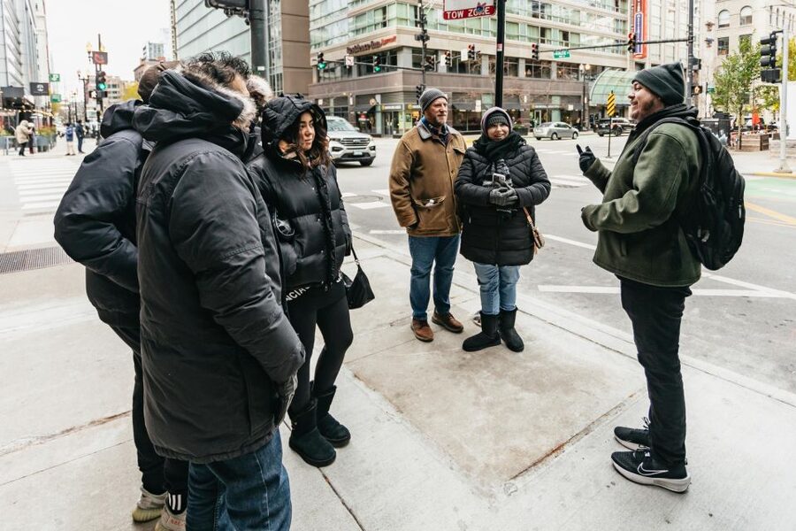 Chicago: Gangsters and Ghosts Guided Walking Tour - Palmer House (A Hilton): inside the famous past