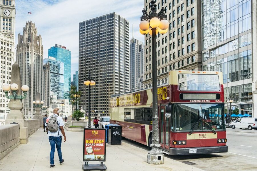 Chicago: Hop-on Hop-off Sightseeing Tour by Open-top Bus - Art Institute, Grant Park, and the “park to skyline” view rhythm