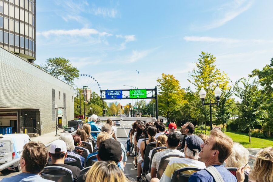 Chicago: Hop-on Hop-off Sightseeing Tour by Open-top Bus - Museum Campus and Adler Planetarium: when you need real time