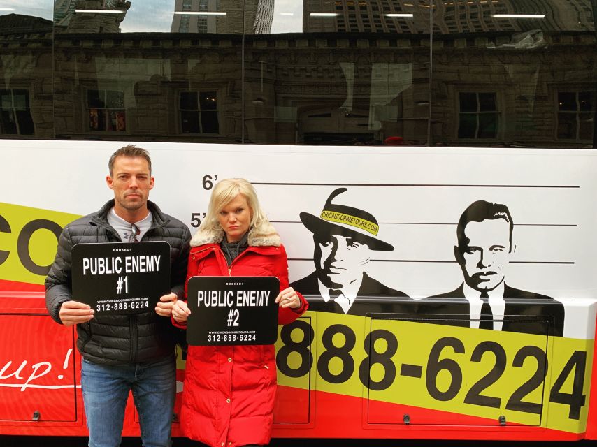 Chicago: Mob and Crime Bus Tour - From Water Tower to the Magnificent Mile, Chicago shows off first