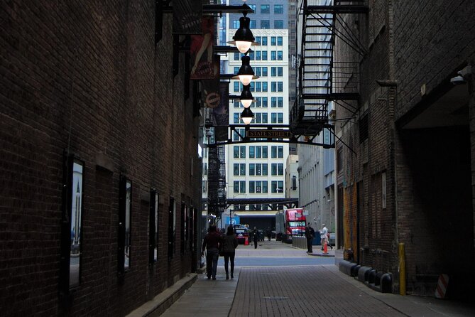 Chicago Mobs and Haunts Walking Tour - Why this Chicago mob and ghosts walk feels different