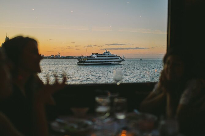 Chicago Premier Dinner Cruise on Lake Michigan - The fireworks upgrade: when it’s available and what to expect