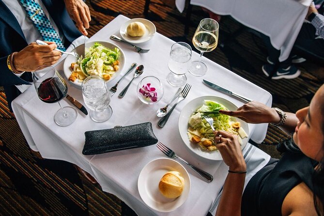 Chicago Premier Dinner Cruise on Lake Michigan - Service quality: what tends to go right, and what to watch