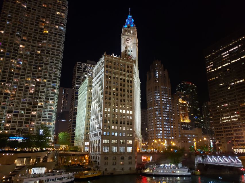 Chicago River: 1.5-Hour Guided Architecture Cruise - Photo and Selfie Moments: Where to Stand for the Best Looks