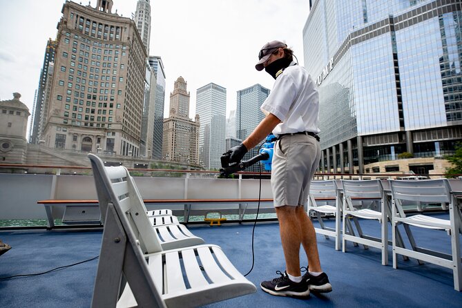 Chicago River 90-Minute Architecture Tour - The guides make or break the experience, and this one usually delivers
