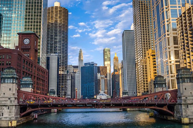 Chicago River Architecture Tour with Small Boat Upgrade Option - The Skyline Storyline: What You See as You Go