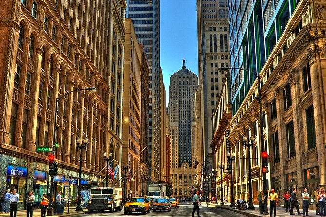 Chicago's Secret Interiors Architectural Walking Tour - Stop 2: La Salle and the idea of the Financial Canyon