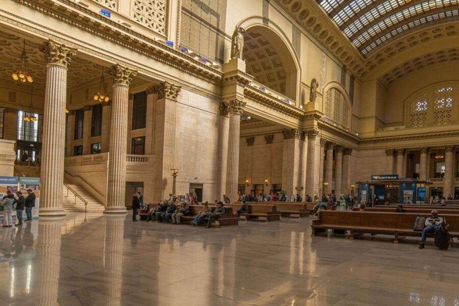Chicago: Secret Interiors Architecture Walking Tour - South LaSalle Street photo stop: how your eye gets trained