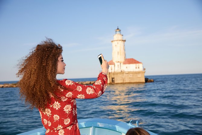 Chicago Sightseeing River and Lake Cruise - Lake Michigan: the skyline viewing time you will want to keep