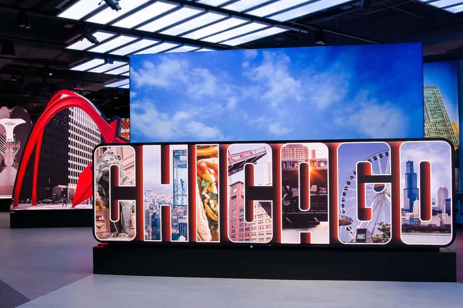 Chicago: Willis Tower Skydeck and The Ledge Ticket - What You Can See from the Top, and Why Clear Days Matter