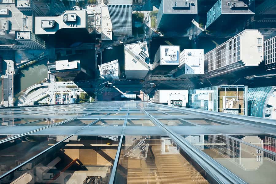 Chicago: Willis Tower Skydeck and The Ledge Ticket - Using the Skydeck App Viewfinder to Find Real Landmarks