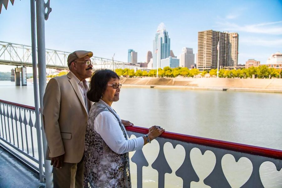 Cincinnati: Riverboat Cruise with Lunch and Entertainment - The 3-Course Lunch Buffet: What’s Included and What to Watch For