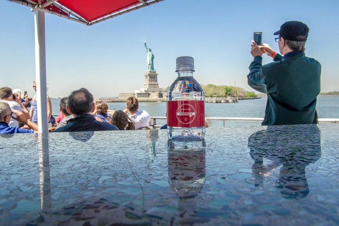 Circle Line: 1hr - NYC Liberty Cruise - The Statue of Liberty moment: close photos and big feelings