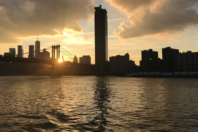 Circle Line: 2hr - New York City Harbor Lights Cruise - Manhattan at Night From the Water: What You Actually See