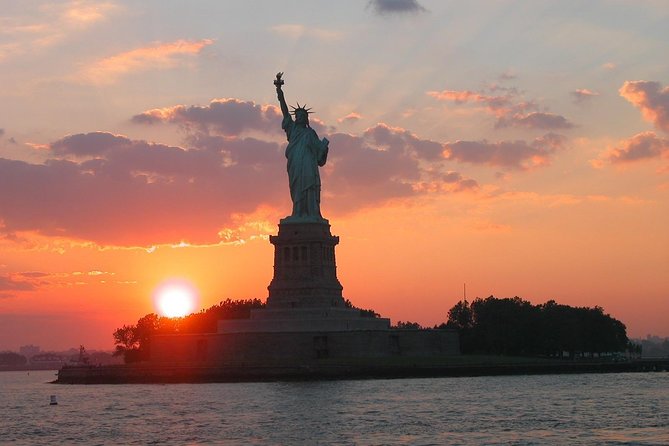Circle Line: 2hr - New York City Harbor Lights Cruise - Liberty and Ellis Island After Dark: The Highlight Moment