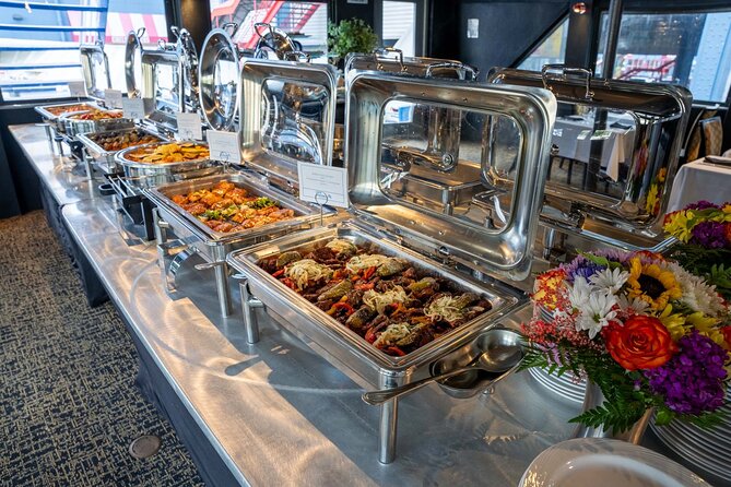City Cruises New York: Signature Dinner Cruise - Space, comfort, and small details that affect your night