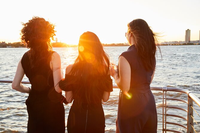 City Cruises New York: Signature Dinner Cruise - The buffet dinner: what you get, where you sit, and how it feels