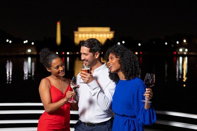 City Cruises Washington DC: Premier Dinner Cruise - The Potomac route: monuments, bridges, and a deck-level viewpoint