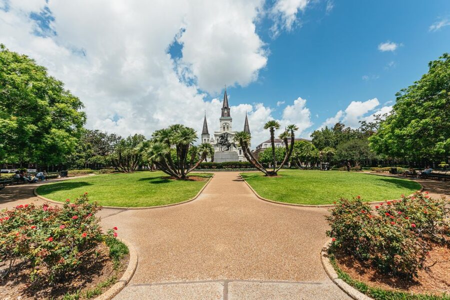 City Sightseeing New Orleans HOHO Bus Tour & Bookable Extras - Uptown and Garden District: St. Charles Avenue walking your route