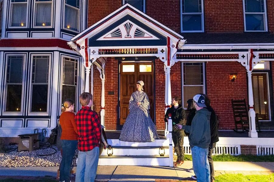Civil War Ghosts: Echoes of the Fallen Gettysburg Ghost Tour - The pace and walking reality: about a mile, all outdoors