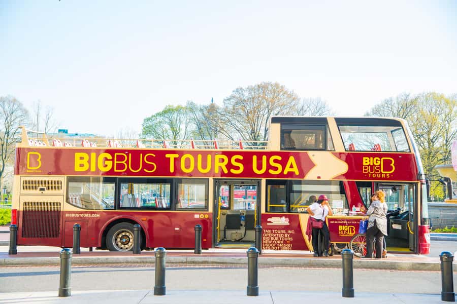 DC: Hop-on Hop-off Tour by Open-top Bus with 17 Stops - The App, Stop Signs, and Avoiding the Common Rookie Mistakes