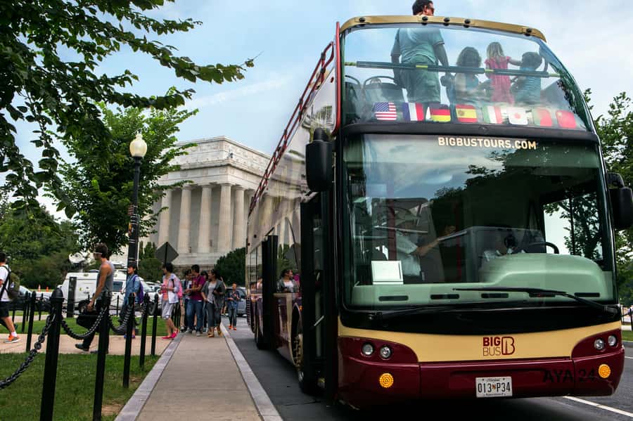 DC: Hop-on Hop-off Tour by Open-top Bus with 17 Stops - The National Mall Core: Lincoln, the Monument Views, and Why This Loop Works