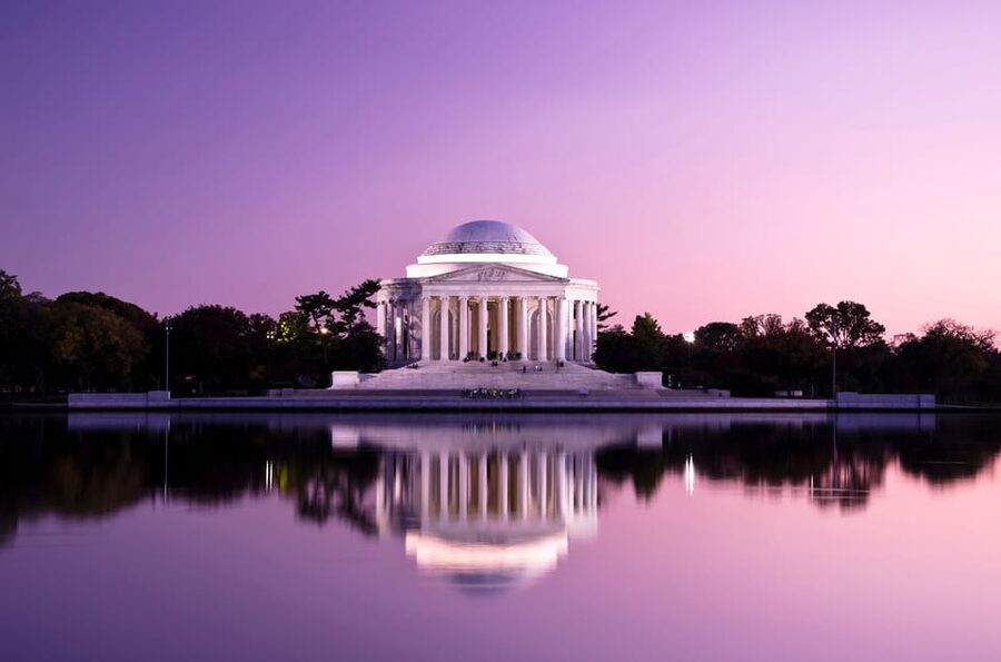 DC: Monuments & Memorials Sunset Tour by Open-top Bus - Why a sunset bus tour works in Washington, DC
