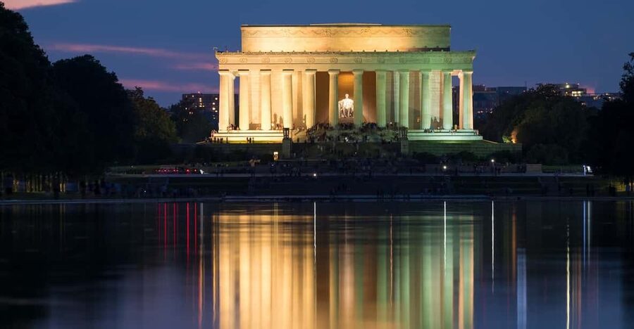 DC: Monuments & Memorials Sunset Tour by Open-top Bus - The open-top top deck: comfort, sightlines, and photo angles