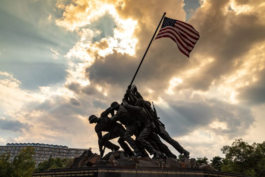 DC: Monuments & Memorials Sunset Tour by Open-top Bus - Arlington National Cemetery pass: what you can catch from the bus