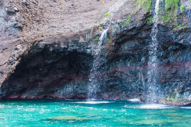 Deluxe Na Pali Morning Snorkel Tour on the Lucky Lady - Meeting at Kauai Sea Tours and getting ready for a wet, active morning