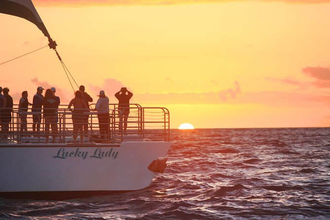 Deluxe Na Pali Sunset Tour on the Lucky Lady - Timing, meeting point, and how the 5-hour rhythm works