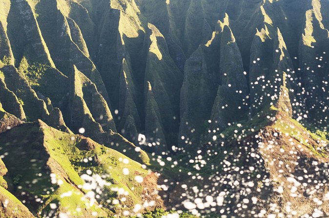 Deluxe Na Pali Sunset Tour on the Lucky Lady - Price and value: why $222.86 can feel fair