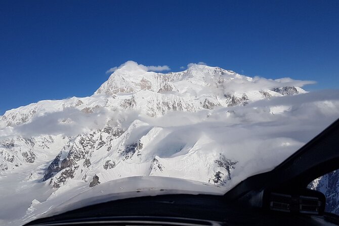Denali Peak Sightseeing by Plane - The signature views: Wickersham Wall and the Denali amphitheaters