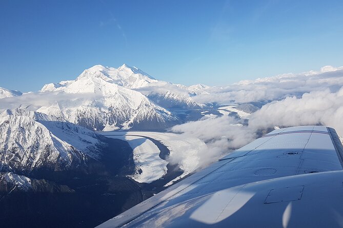 Denali Peak Sightseeing by Plane - Ridgelines and climbing routes: Carpe, Karstens, and the view of altitude