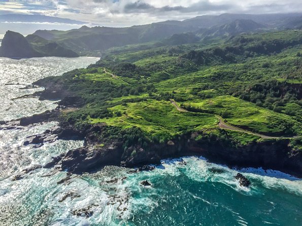 Doors Off West Maui and Molokai 45 minute Helicopter Tour - Weight limits and comfort seats, what the numbers mean for your booking