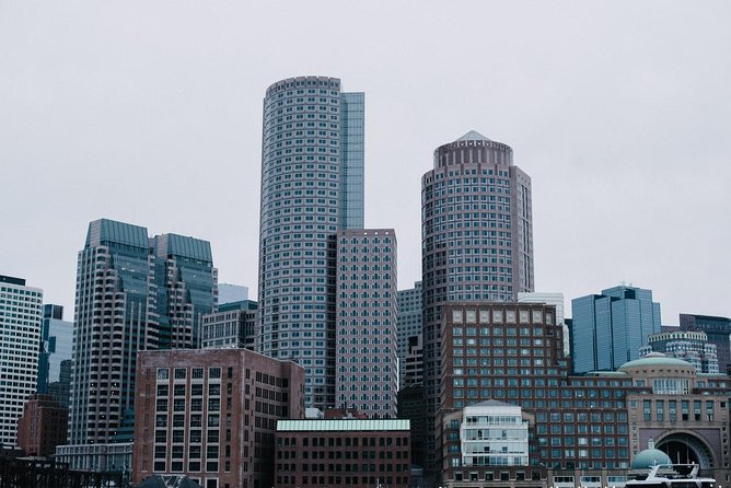 Downtown Freedom Trail, Beacon Hill & Back Bay Walking Tour - Back Bay on the move: Commonwealth Avenue style and brownstones