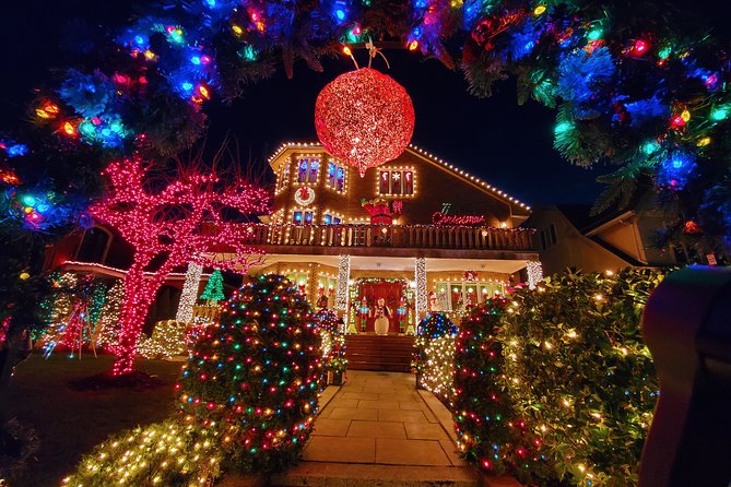 Dyker Heights Christmas Lights Guided Tour - Dyker Heights: two guided streets and one hour to photograph