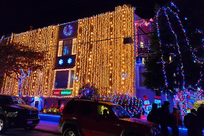 Dyker Heights Christmas Lights Guided Tour - Comfort tips that make this tour easier in winter
