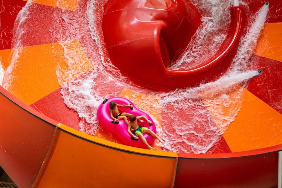 East Rutherford: Dreamworks Indoor Water Park Entry Ticket - Comfort in a place that is indoors: 81°F, sun-loungers, and the chlorine reality