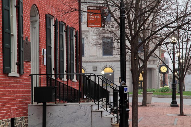 Echoes of War All Ages Ghost Tour - Meeting point at 10 Lincoln Square and your end at Farnsworth House Inn