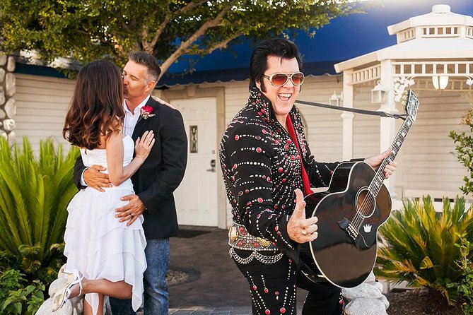 Elvis Themed Wedding or Vow Renewal at Graceland Wedding Chapel - Elvis at Graceland Chapel: a very Vegas way to say I do (or again)