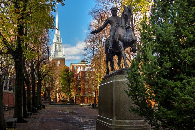Entire Freedom Trail Walking Tour: Includes Bunker Hill and USS Constitution - Starting at Massachusetts State House and Park Street Church