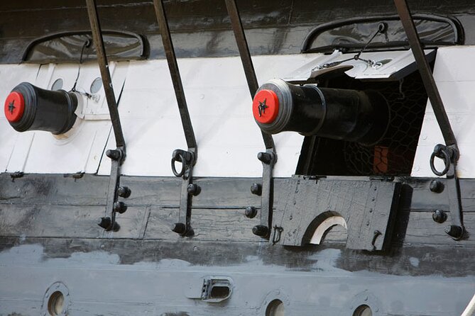 Entire Freedom Trail Walking Tour: Includes Bunker Hill and USS Constitution - USS Constitution: the ending that makes the Revolution feel physical